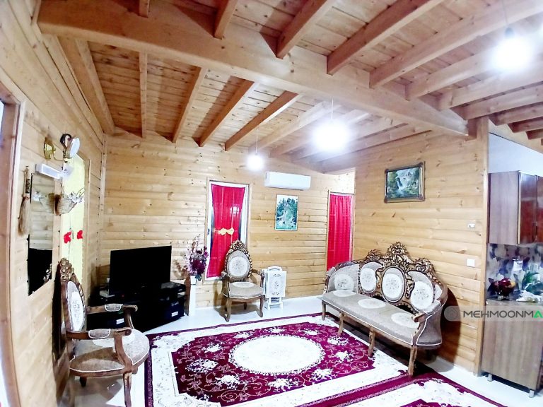 کلبه چوبی استخردار
