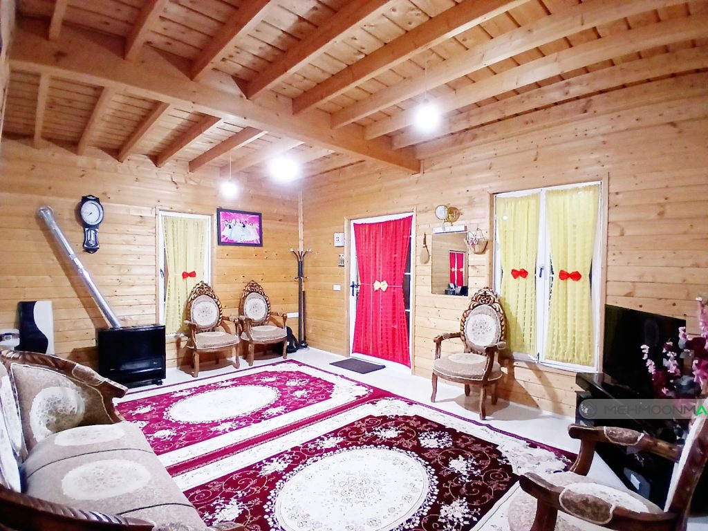 کلبه چوبی استخردار