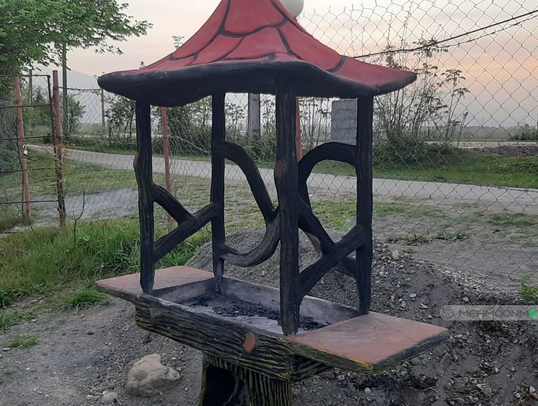 کلبه چوبی استخردار