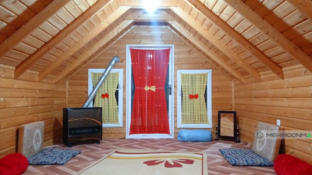 کلبه چوبی استخردار