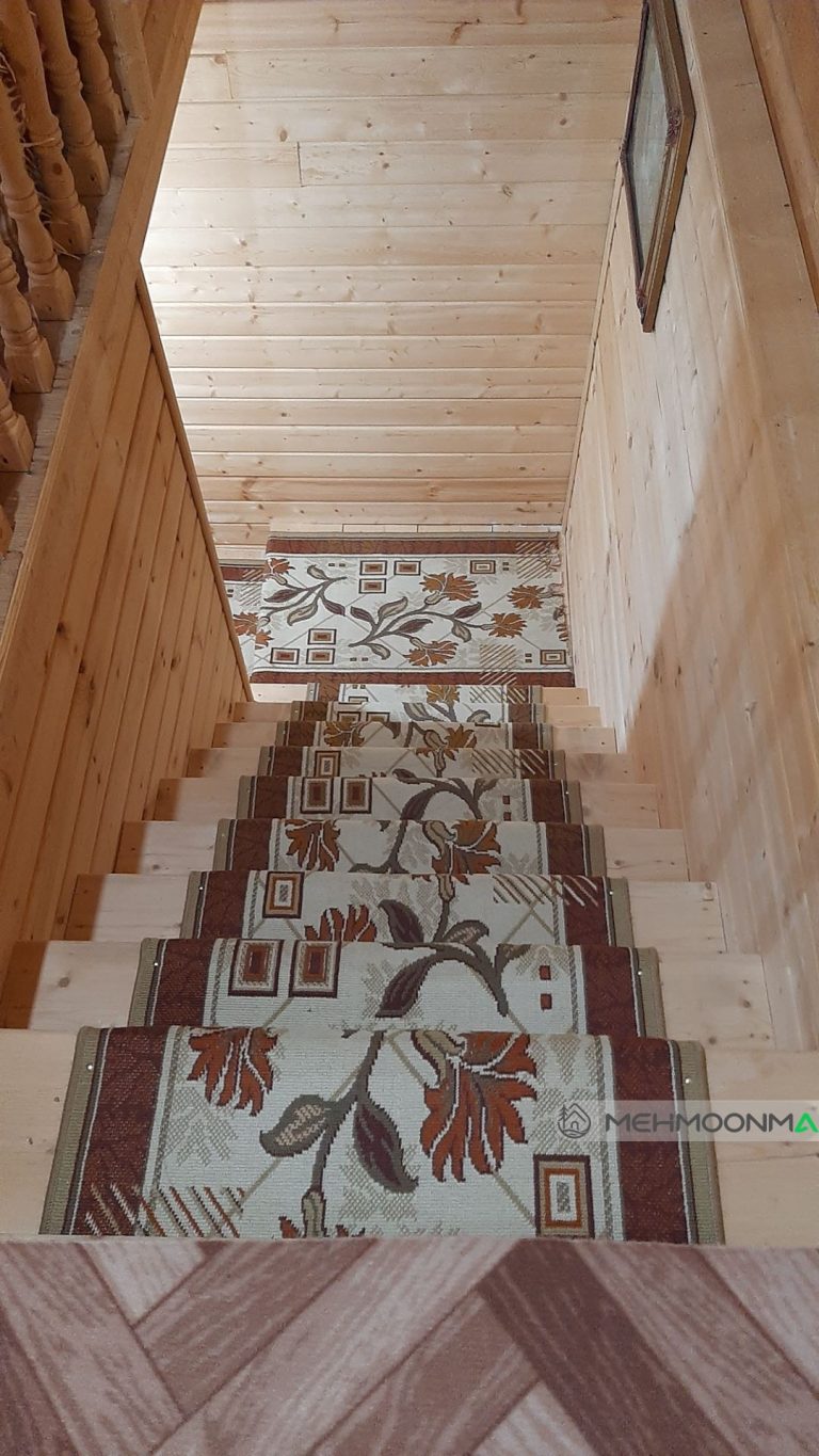 کلبه چوبی استخردار